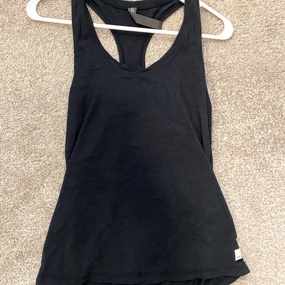 Vuori Lux Performance tank. Never been worn